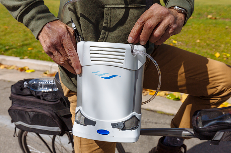 CAIRE_FreeStyle_Comfort-Portable-Oxygen-Concentrator-Bike_11